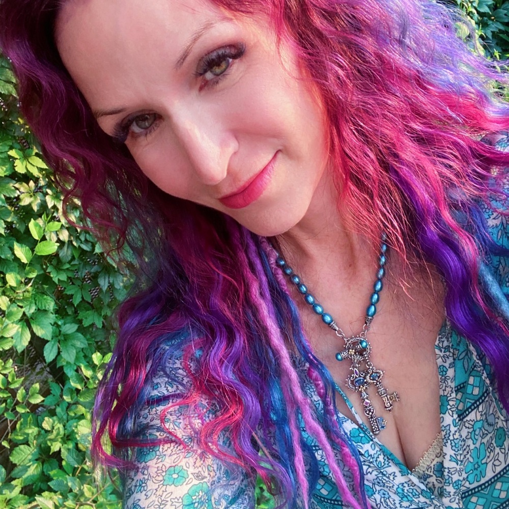 Meet me & my jewelry*~*Different Seasons Jewelry